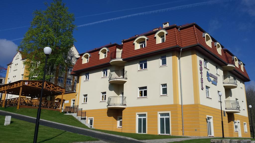 מלון Świeradów-Zdrój Zdrojowy Sanus מראה חיצוני תמונה